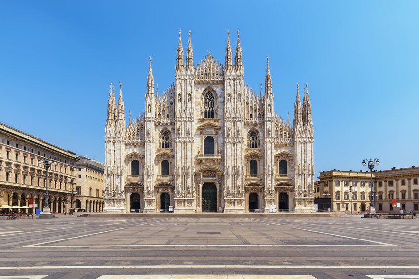 Milan Duomo Skip the Line Guided Tour with Rooftop Access