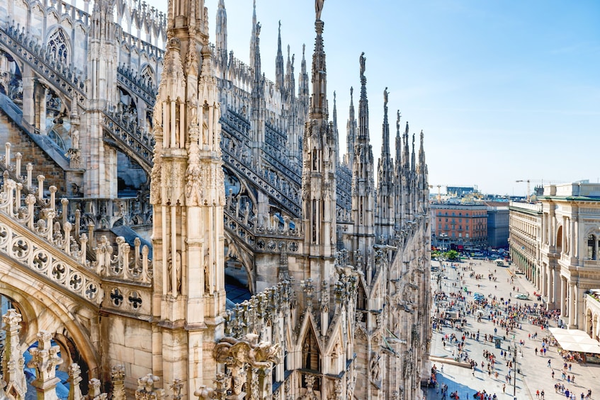 Milan Duomo Skip the Line Guided Tour with Rooftop Access