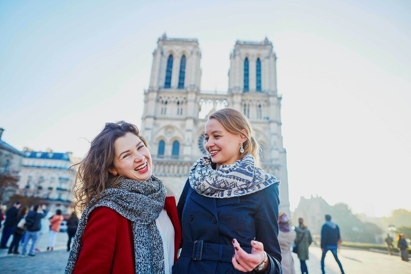 Paris: Notre Dame Cathedral guided exterior tour with Entry