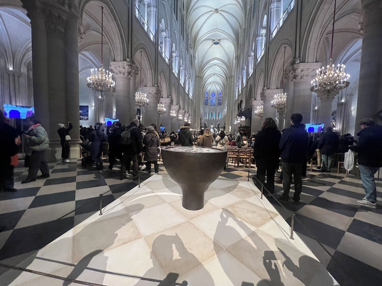 Paris: Notre-Dame Cathedral with Expert Guide Introduction