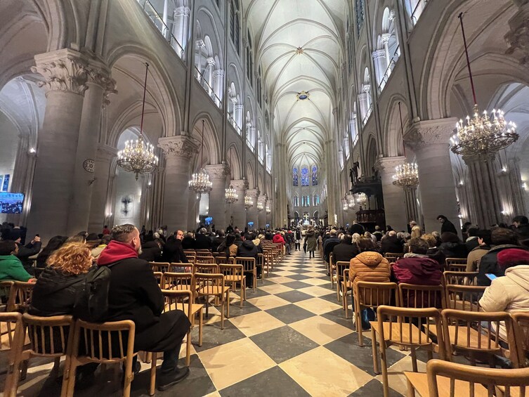 Paris: Notre-Dame Cathedral with Expert Guide Introduction