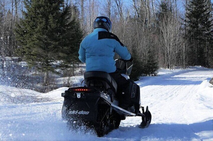 Guided Snowmobile Tours Upper Laurentians