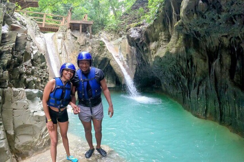 AMBER COVE-TAINO BAY 7 Damajagua Waterfalls + Local Food