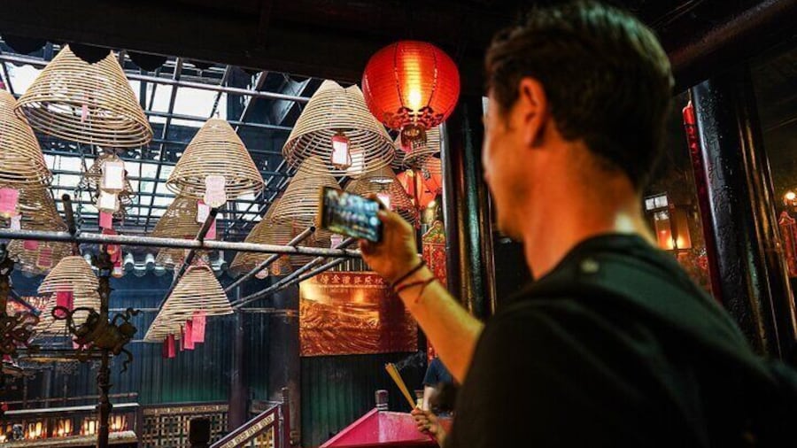 Introduction to Hong Kong: Central Tip Based Walking Tour