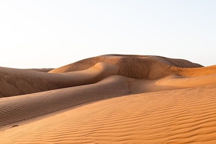 Exploración de las arenas del desierto de Sharqiyah y Wadi Bani Khalid