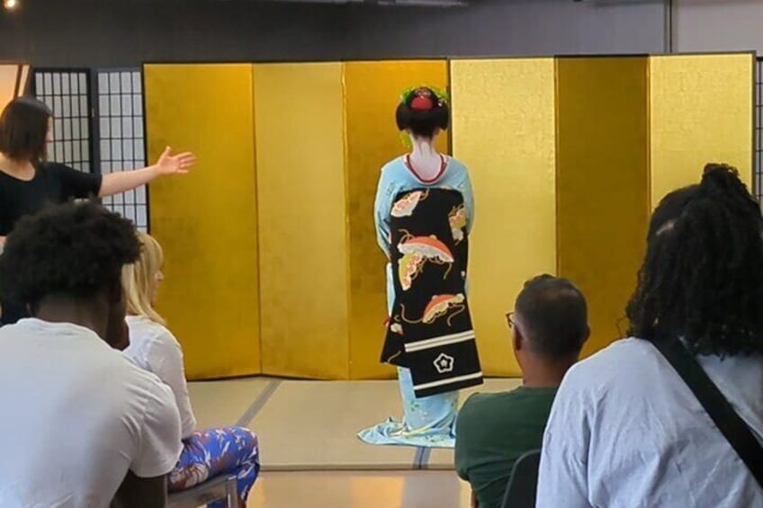 MEET MAIKO: Meet-&-Greet, Maiko Show & Experience in Kyoto