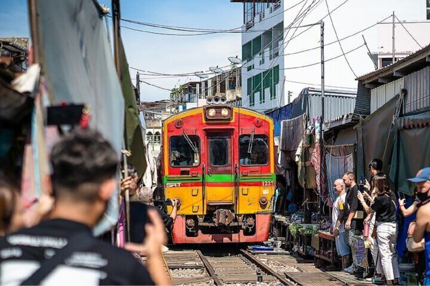 Day Trip to Bangkok Floating Market & Maeklong Railway