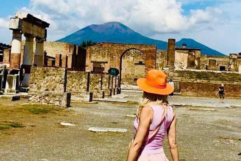 Sorrento: Pompeii and Vesuvius Day Trip with Guide and Tickets