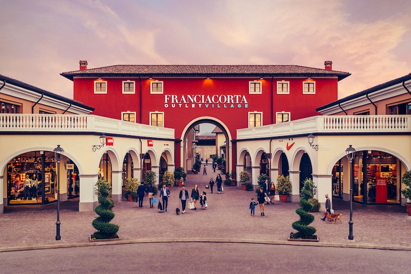 Franciacorta Outlet Village: Shopping Tour from Bergamo