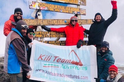 Visite guidée de 8 jours à Summit Kilimandjaro avec hébergement