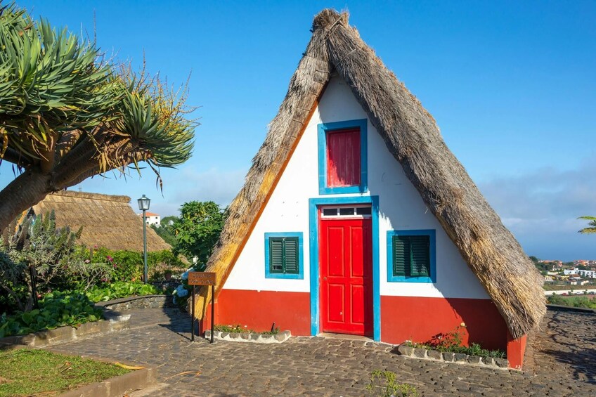 Deluxe Eastern Madeira Tour wiht local lunch and Levada Walk