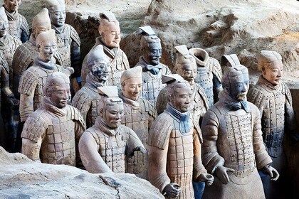 Exclusivo tour por el ejército de terracota de Xi'an con almuerzo familiar ...