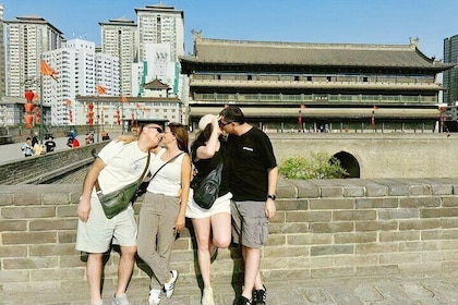 Xi'an in a Day: Terracotta Army & City Highlights (Small Group)