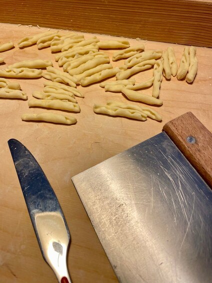 Bari: Home Cooking Class- Make Cavatelli & Capunti with Wine