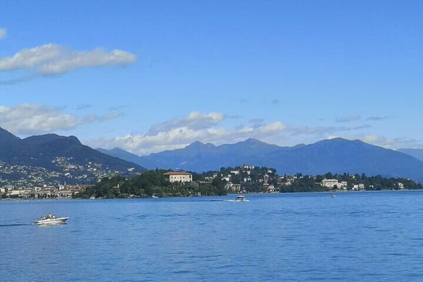 Palazzo Borromeo at Isola Bella and Isola Pescatori and a drink