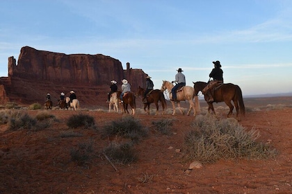 2-timers Monument Valley-tur på hesteryg