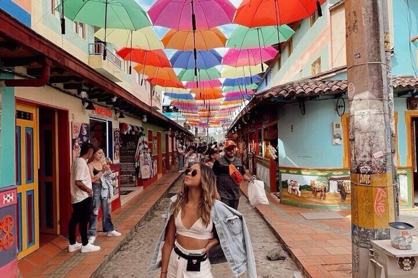 City Tour Medellín + Comuna 13: Art, History, and Charm