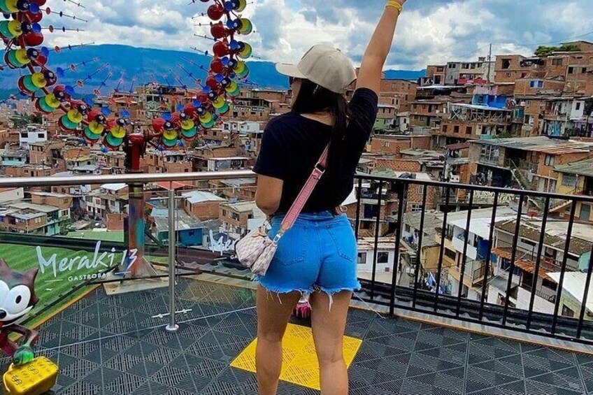 City Tour Medellín + Comuna 13: Art, History, and Charm