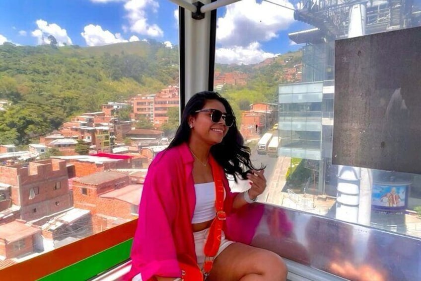City Tour Medellín + Comuna 13: Art, History, and Charm