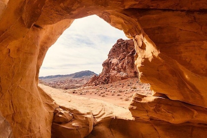 Private Valley of Fire Hiking Tour from Las Vegas