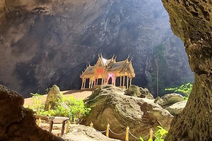 Hua Hin Sam Roi Yod National Park & Laem Sa La Beach Día guiado