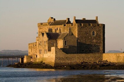 Outlander and Castles Film Locations Day Tour from Edinburgh