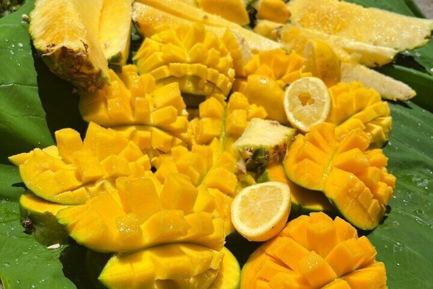 FRESHLY CUT TROPICAL FRUITS 