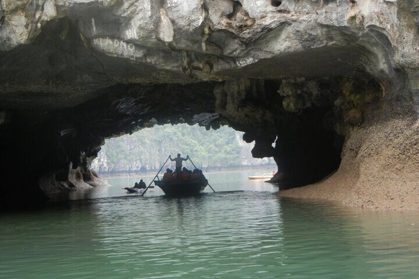 Private Full-Day Tour to Halong Bay from Hanoi