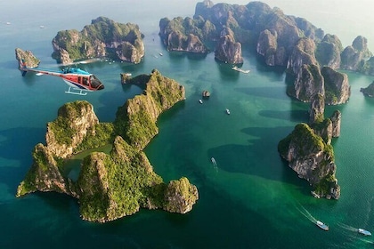 Private Full-Day Tour to Halong Bay from Hanoi