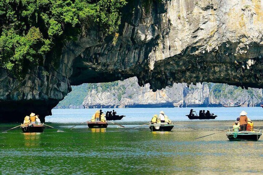 Private Full-Day Tour to Halong Bay from Hanoi