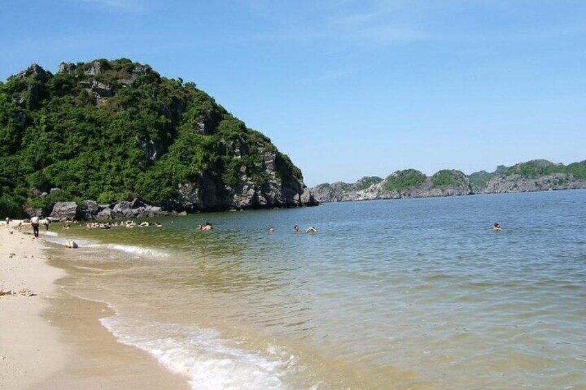 Private Full-Day Tour to Halong Bay from Hanoi