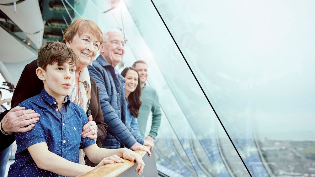 Portsmouth & Spinnaker Tower by Rail Tour from London
