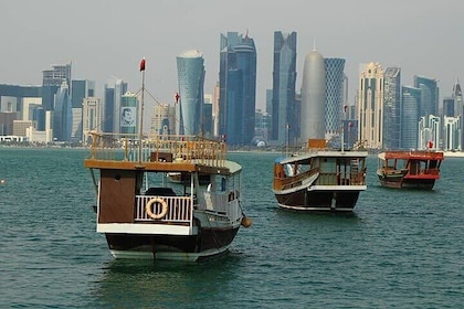 Recorrido por la ciudad de Doha y crucero en barco Dhow (recorrido privado)