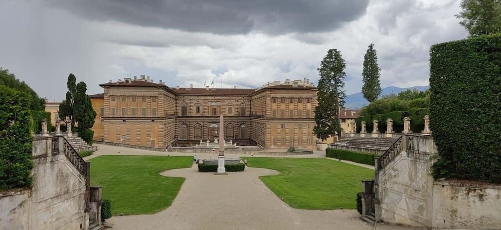 Picture 9 for Activity Florence: Pitti Palace Small Group Tour