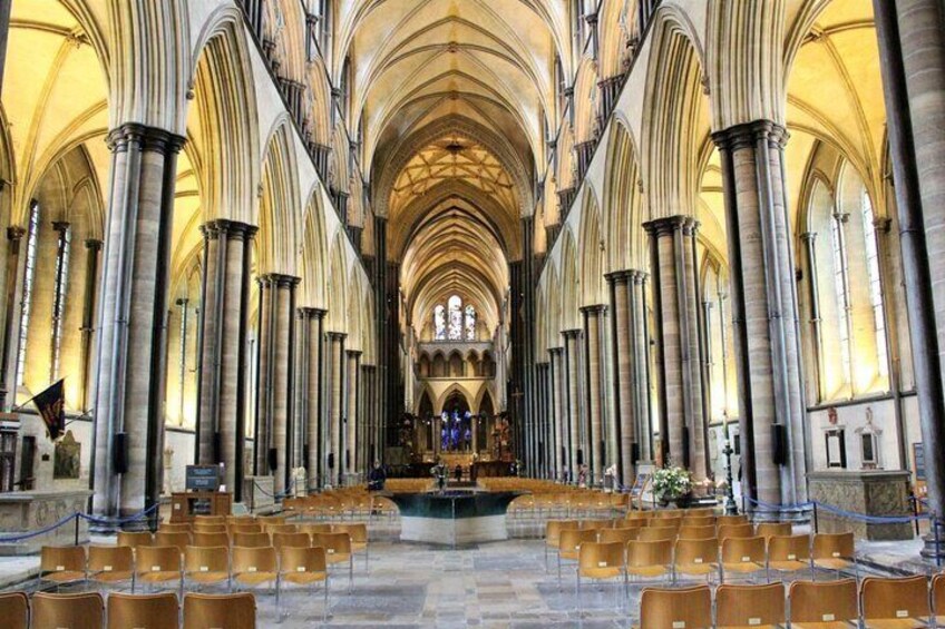 Luxury tour of Stonehenge and Salisbury Cathedral