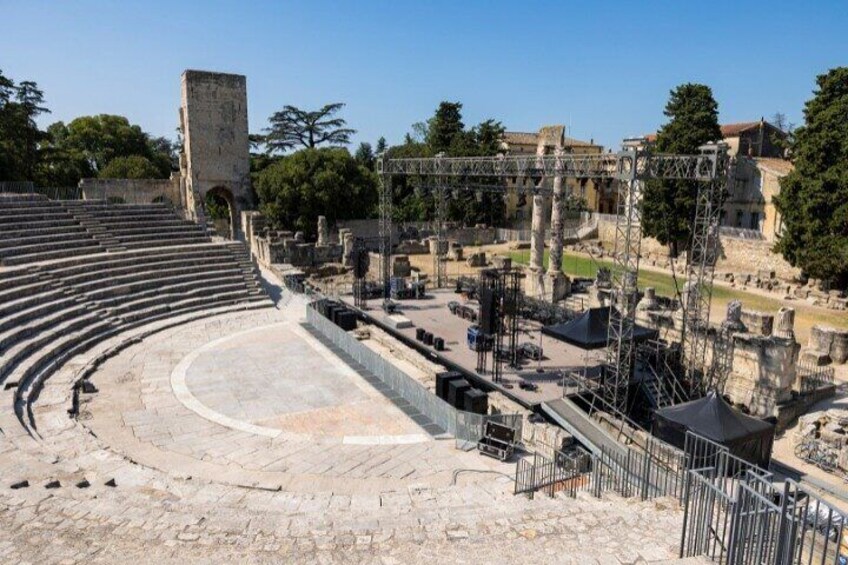 Historical Walking Tour of Ancient Arles with an APP