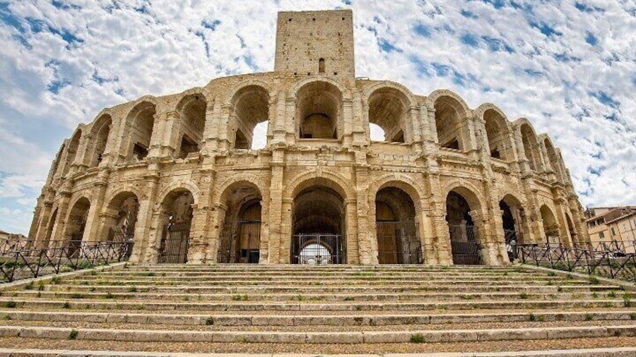 Historical Walking Tour of Ancient Arles with an APP
