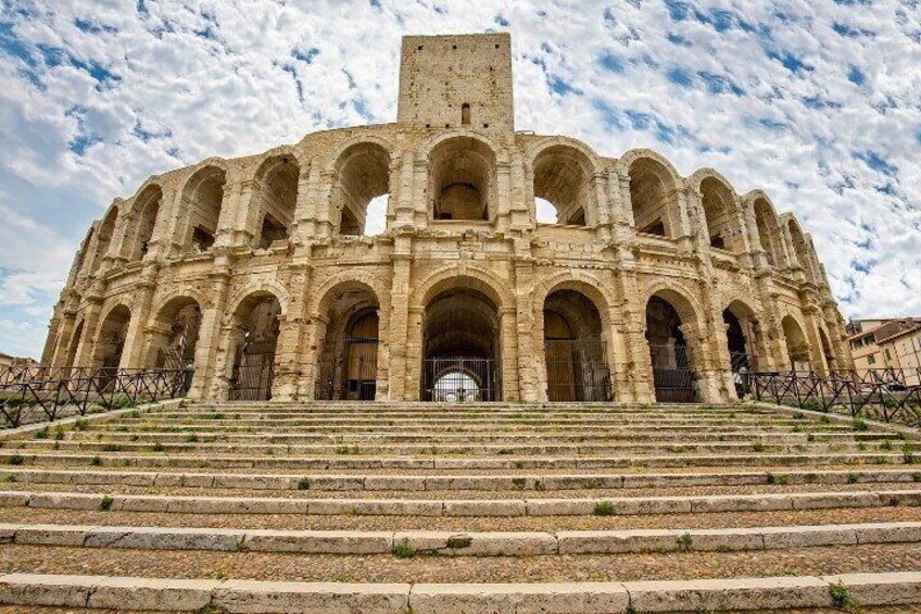 Historical Walking Tour of Ancient Arles with an APP