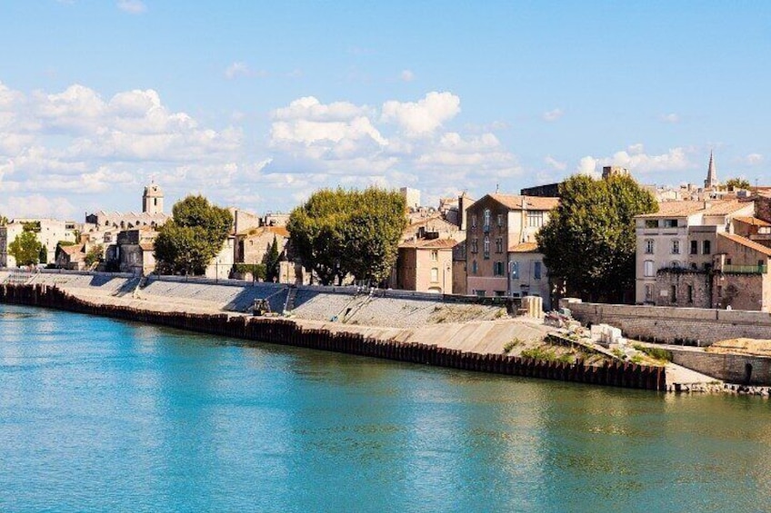 Historical Walking Tour of Ancient Arles with an APP