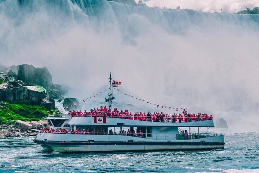 Niagara Falls Day Tour, Boat Cruise and Journey Behind the Falls