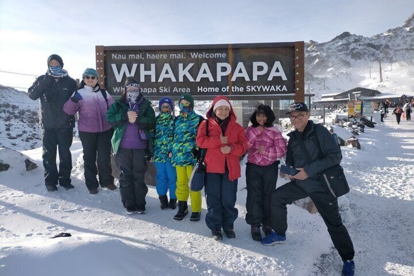 Family snow experience all together 