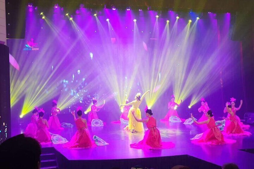 Exploring Ao Dai Show in Da Nang City