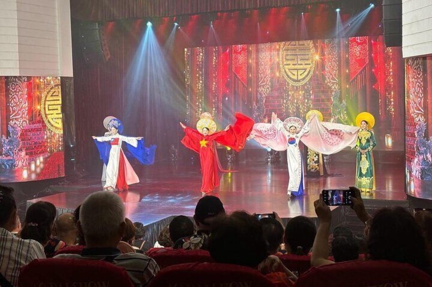 Exploring Ao Dai Show in Da Nang City