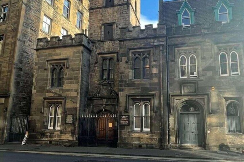 Women Hidden in Plain Sight A Self-Guided Tour of Edinburgh