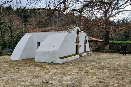 Private Tour 4 Traditional Villages in Chania & Explore Agia Lake
