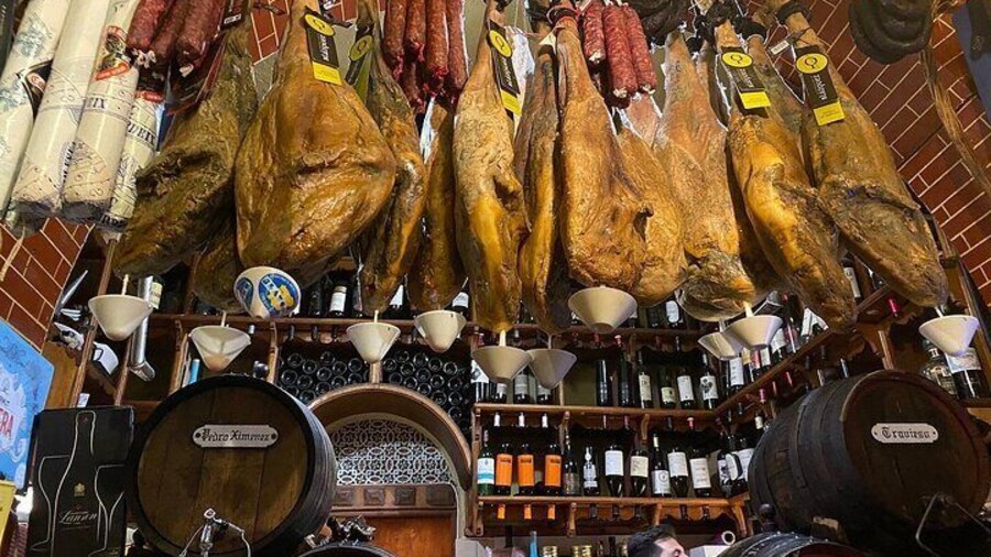 Tapas&Tours with Leo - Tasting Culture and History