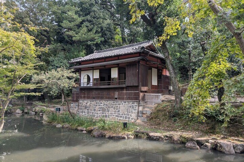 Nagoya Kakuozan Historical Walk with Incense Ceremony Experience