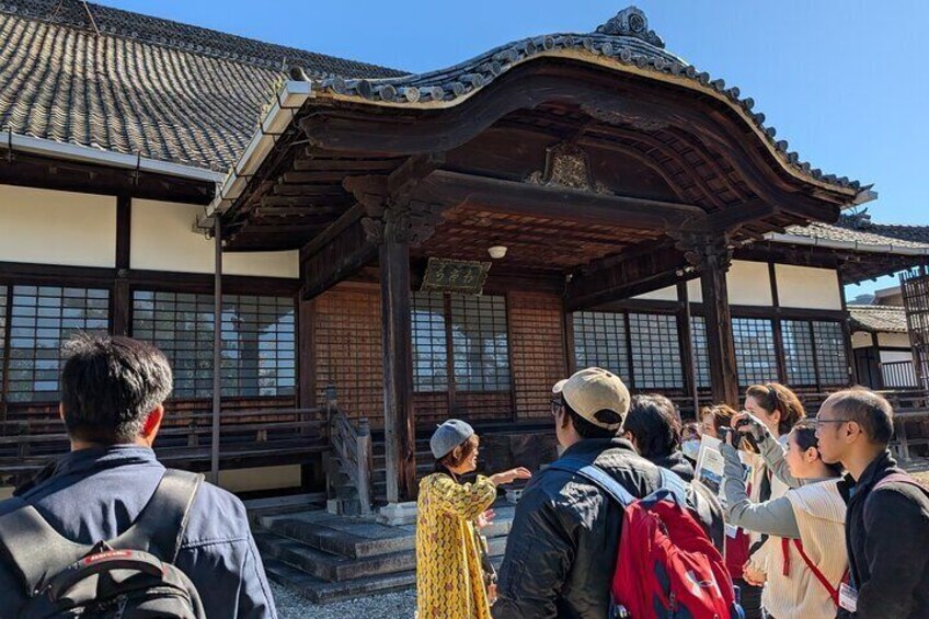 Nagoya Kakuozan Historical Walk with Incense Ceremony Experience