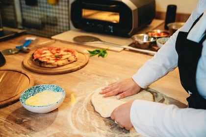 Traditional Pizza and Gelato Class Florence