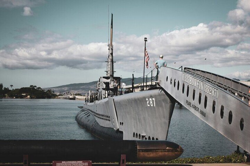 Pearl Harbor Battleship Missouri Memorial and USS Arizona